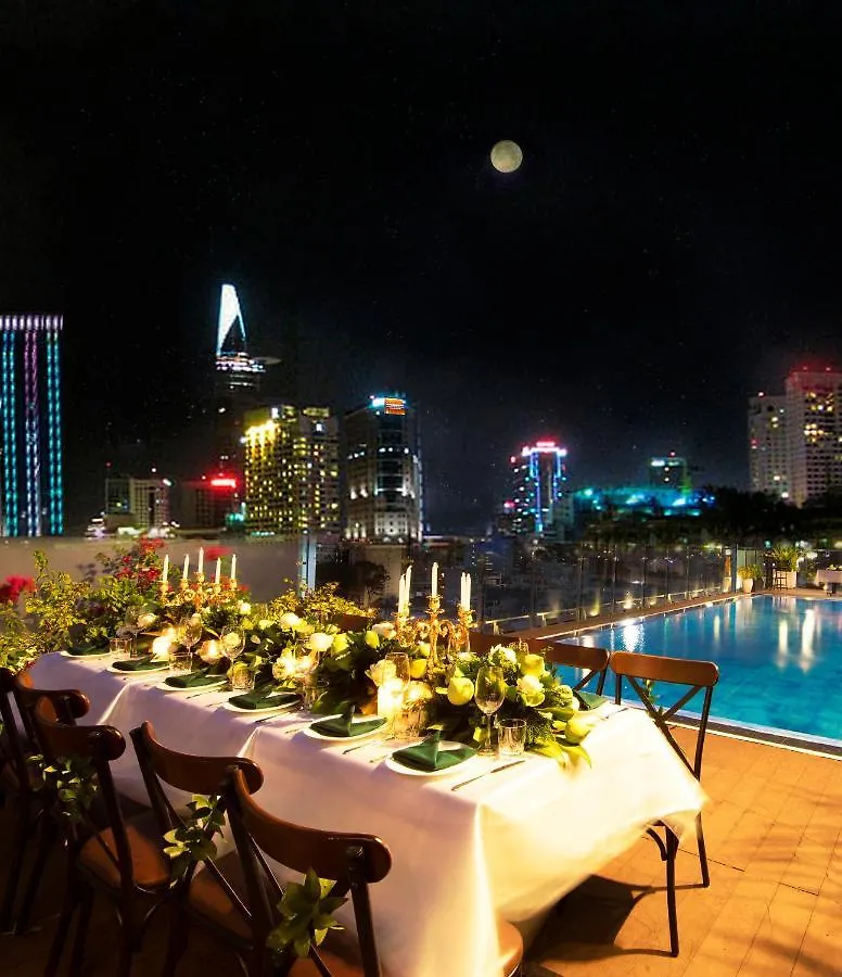 Happy Life Grand Hotel & Rooftop Skybar Ho Chi Minh City