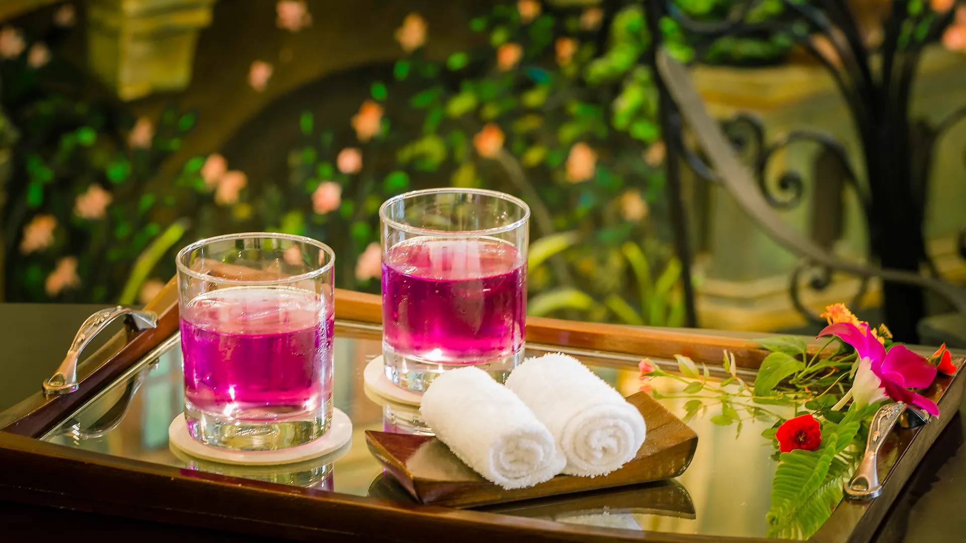 Happy Life Grand Hotel & Rooftop Skybar Ho Chi Minh City
