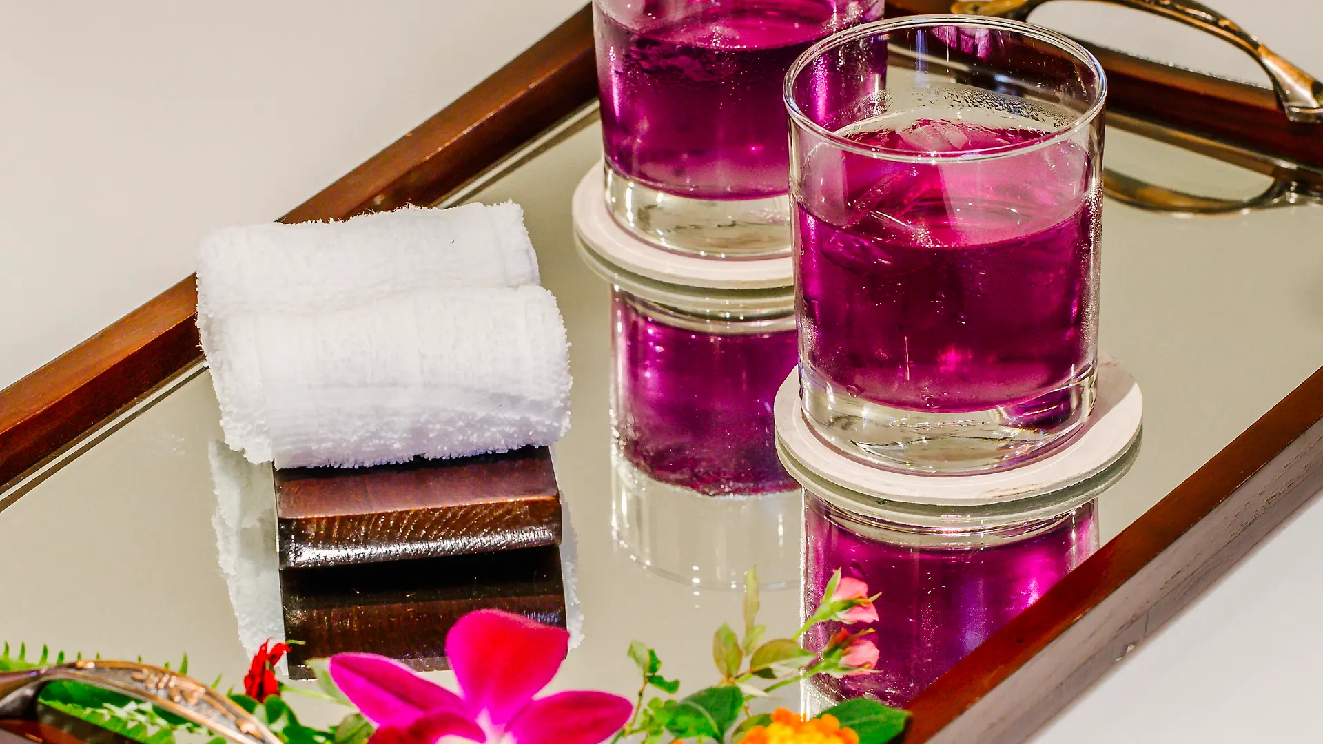 Happy Life Grand Hotel & Rooftop Skybar Ho Chi Minh City 4*,