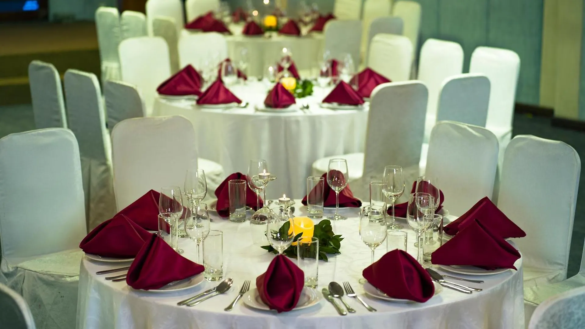 Happy Life Grand Hotel & Rooftop Skybar Ho Chi Minh City 4*,