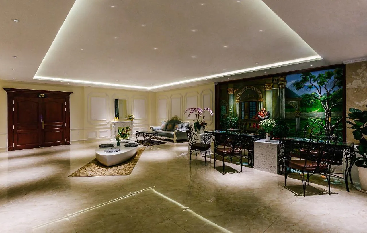 Happy Life Grand Hotel & Rooftop Skybar Ho Chi Minh City