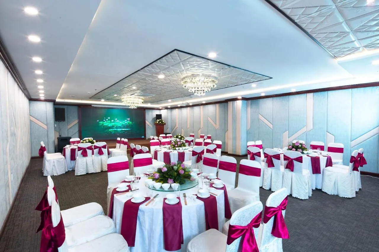 Happy Life Grand Hotel & Rooftop Skybar Ho Chi Minh City