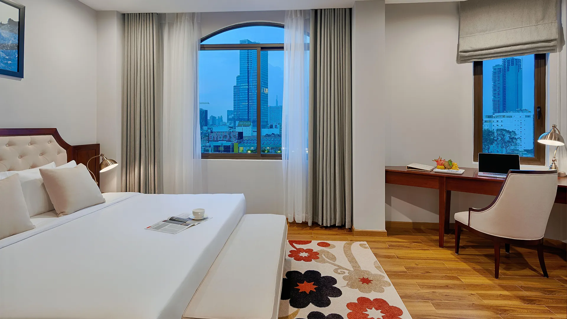 Happy Life Grand Hotel & Rooftop Skybar Ho Chi Minh City