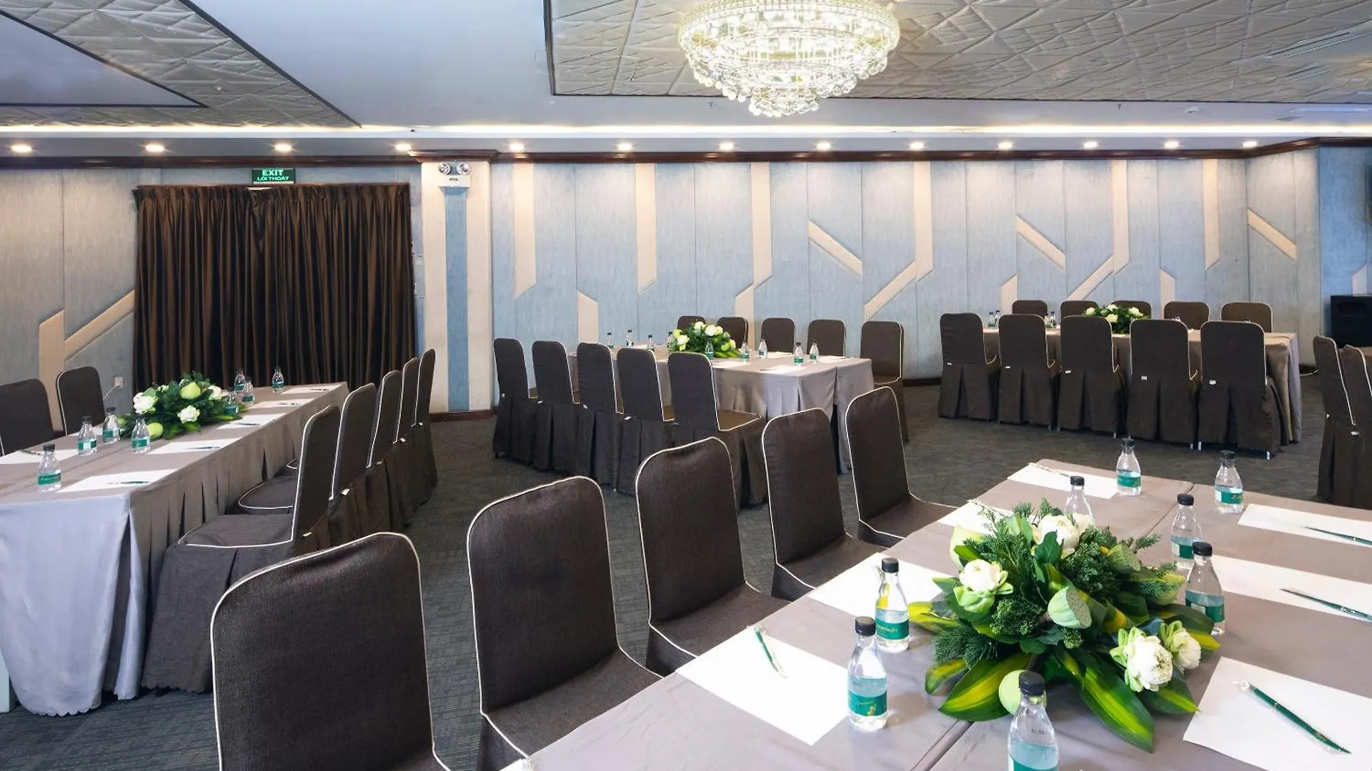 Happy Life Grand Hotel & Rooftop Skybar Ho Chi Minh City