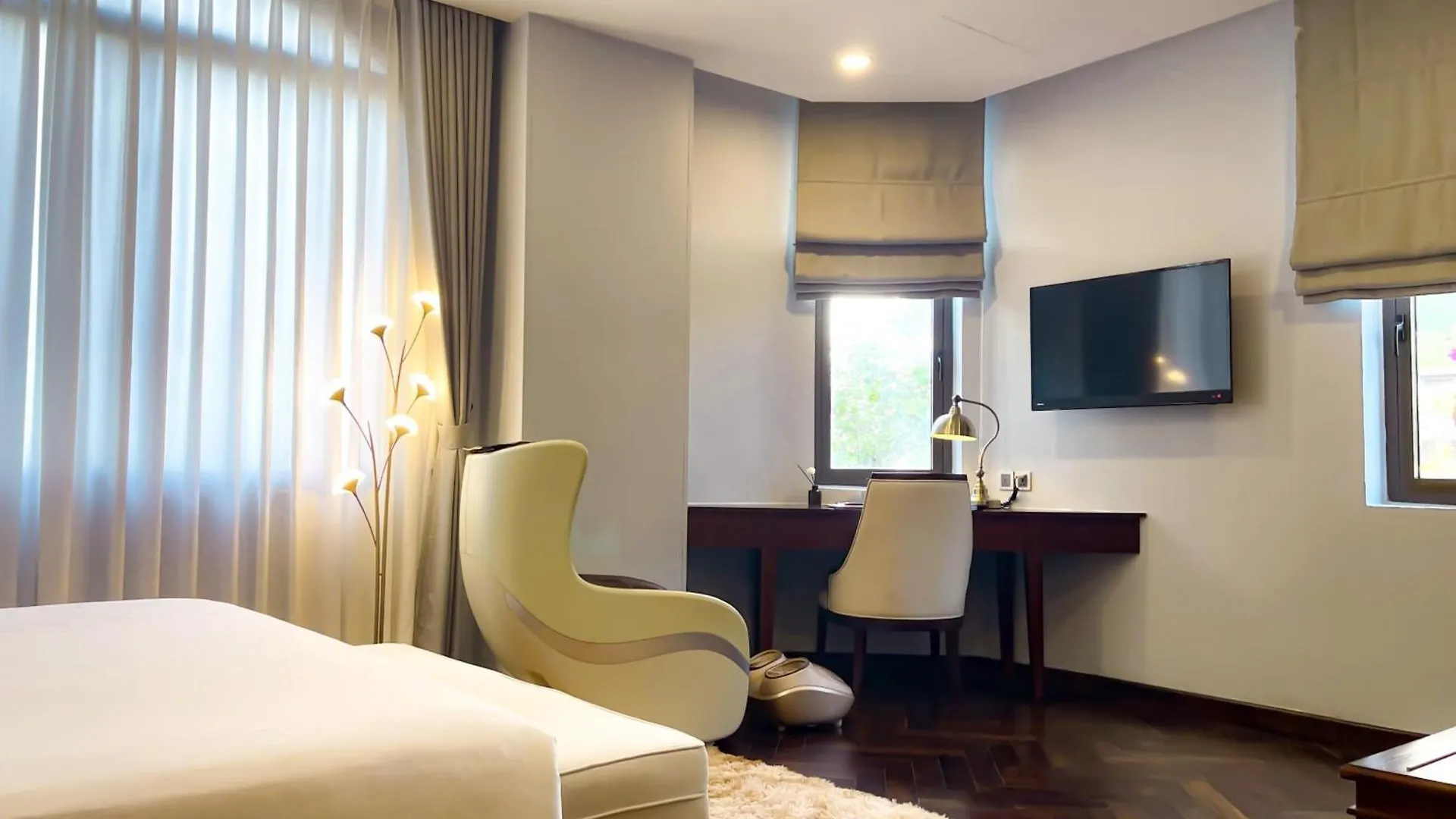****  Happy Life Grand Hotel & Rooftop Skybar Ho Chi Minh City Vietnam