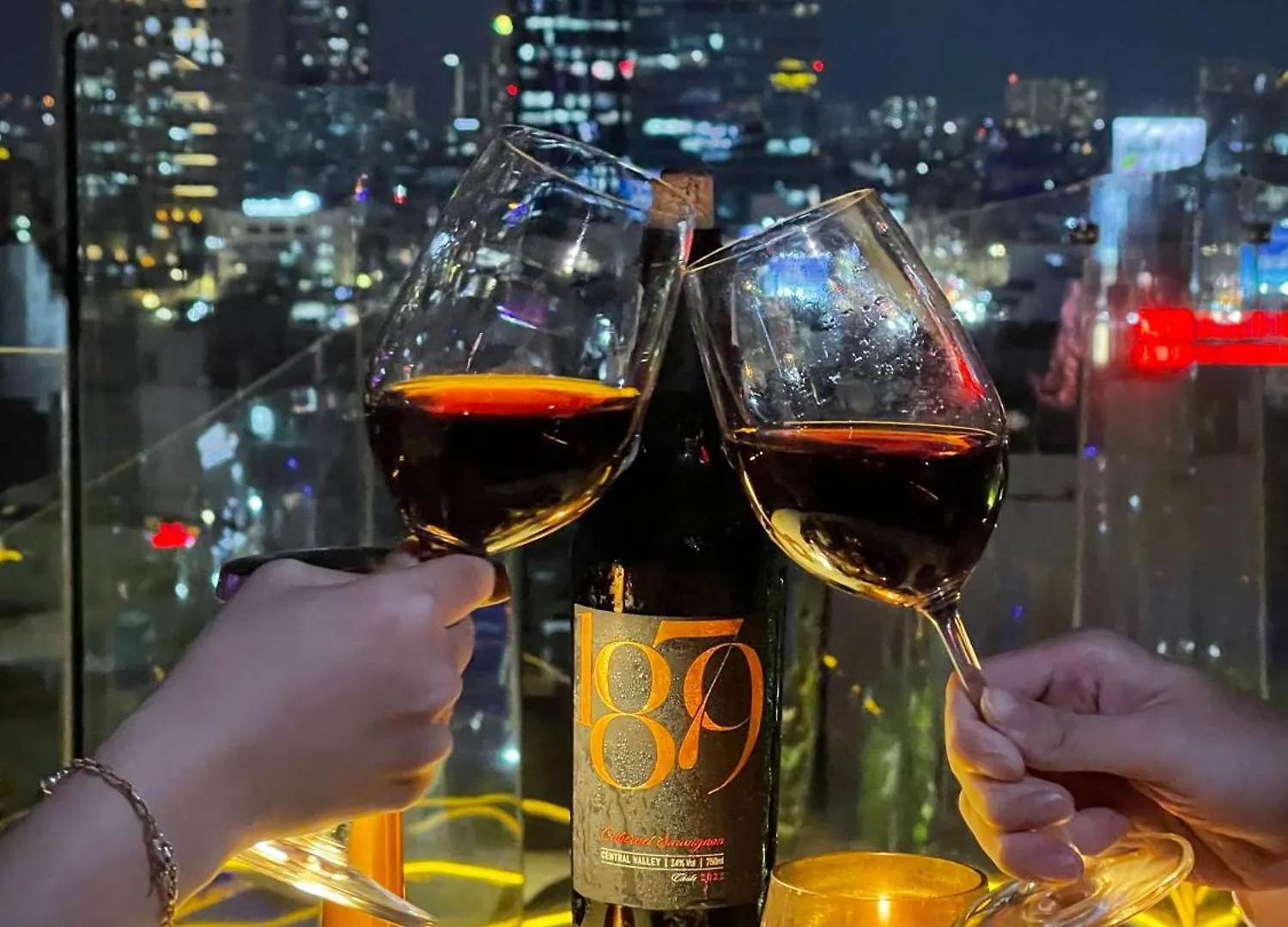 Happy Life Grand Hotel & Rooftop Skybar Ho Chi Minh City 4*,